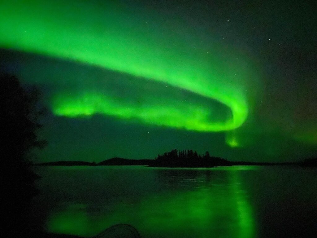 Beautiful Northern Lights at Lake Athapapuskow
