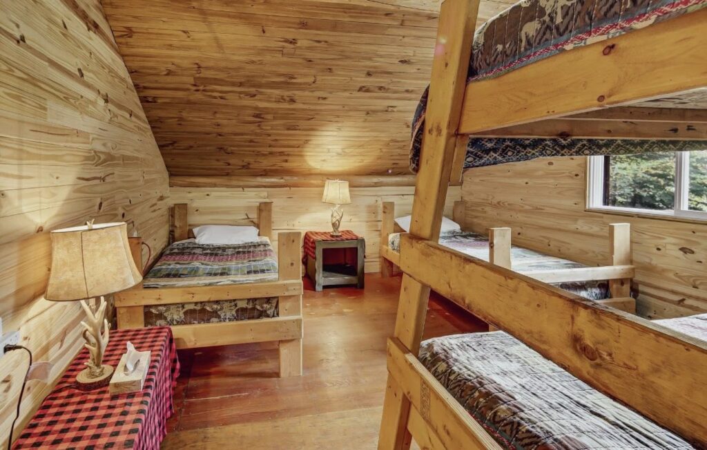 remote cabin for ice fishing in Canada