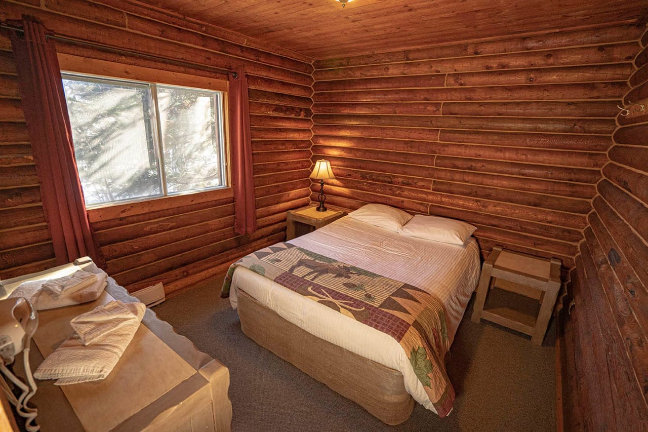 The interior view of a cabin at Bakers Narrows.